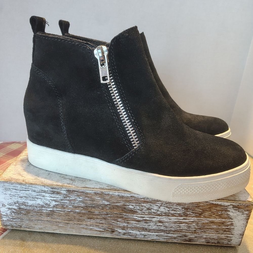 Steve Madden Black Hidden Wedge Sneakers Size 9 M Dual Zippers A1
